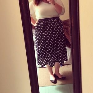Navy skirt with white polka dots 22/24